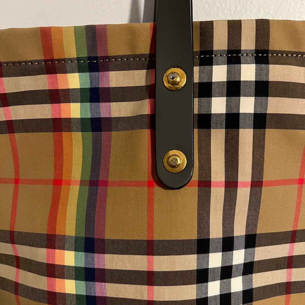 Burberry Vintage Rainbow Nova Check Pride Large Shopper Tote - Picture 5 of 7